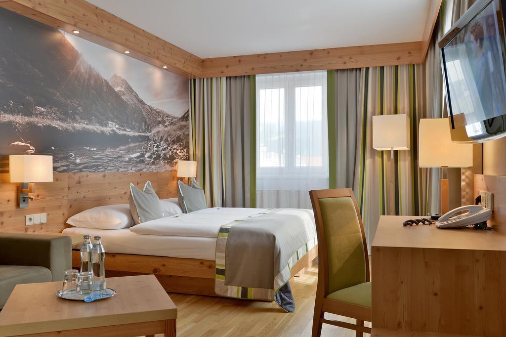 Hotel Goldener Adler Wattens Ruang foto