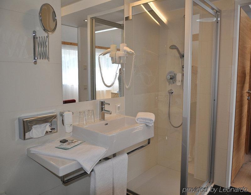 Hotel Goldener Adler Wattens Ruang foto
